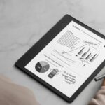 amazon-kindle-scribe-vs.-oasis:-which-is-the-best-premium-ereader?
