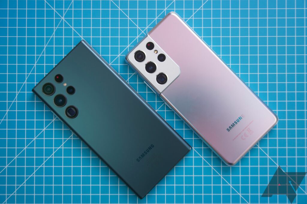 some-samsung-galaxy-phones-are-mysteriously-stuck-on-the-july-2022-play-system-update