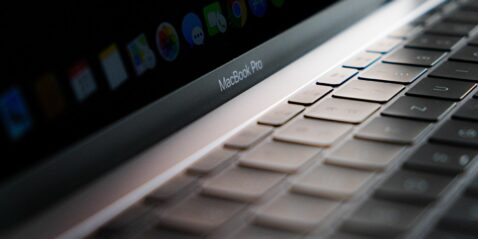 yes,-it’s-bad-for-your-macbook-to-keep-it-charging-all-the-time