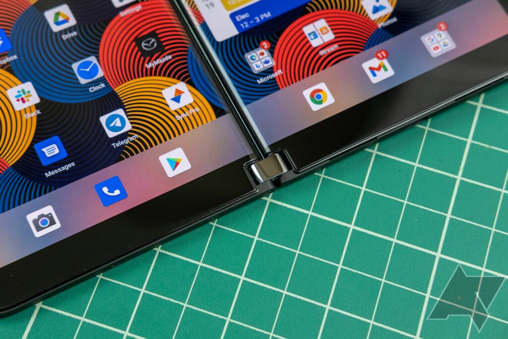 microsoft-isn’t-giving-up-on-its-ambitious-surface-duo-foldable-just-yet