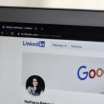 how-to-show-or-hide-your-linkedin-premium-badge