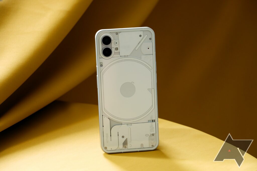 nothing-phone-1-review:-premium-design-meets-midrange-everything-else