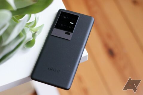 iqoo-11-review:-a-performance-showcase,-but-not-much-more