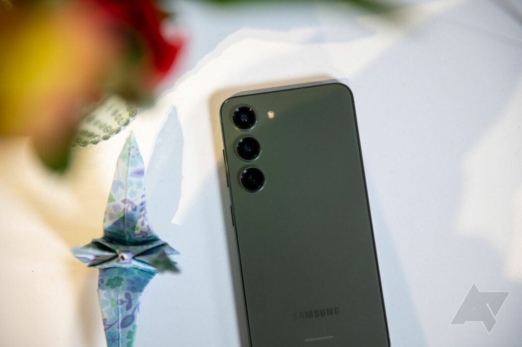 is-the-samsung-galaxy-s23-waterproof?