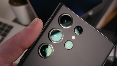 samsung-gave-the-moon-a-beauty-filter-because-that’s-what-users-actually-want