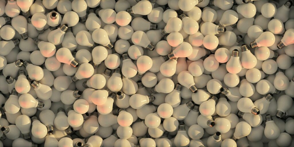 13-awesome-diy-crafts-using-old-light-bulbs