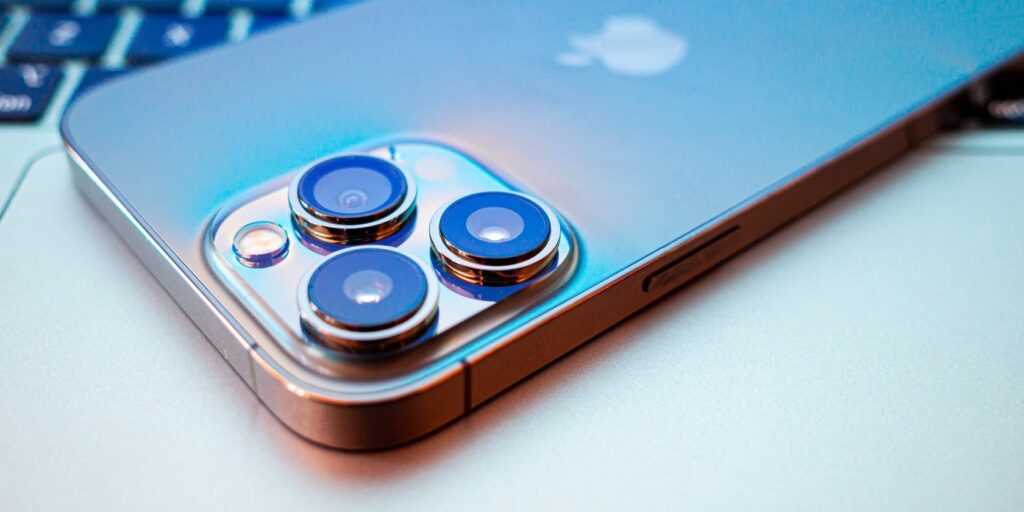 how-to-take-macro-photos-on-the-iphone-13-pro-and-iphone-14-pro-series