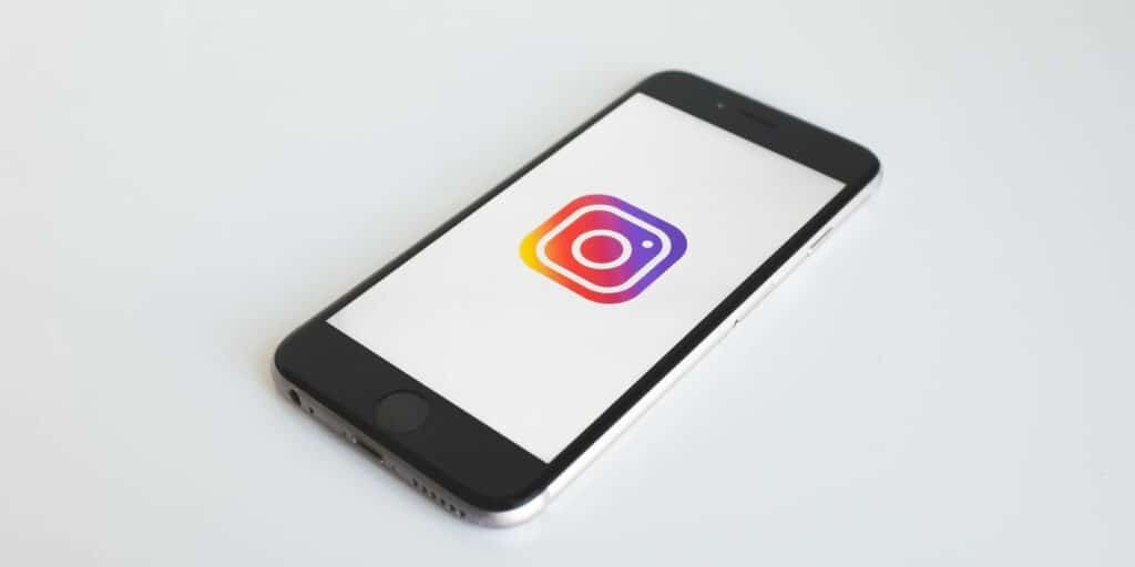 instagram-block-vs.-restrict:-when-you-should-use-each-privacy-option