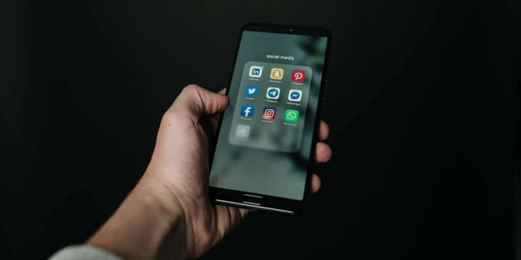 6-reasons-why-you-shouldn’t-always-trust-social-media