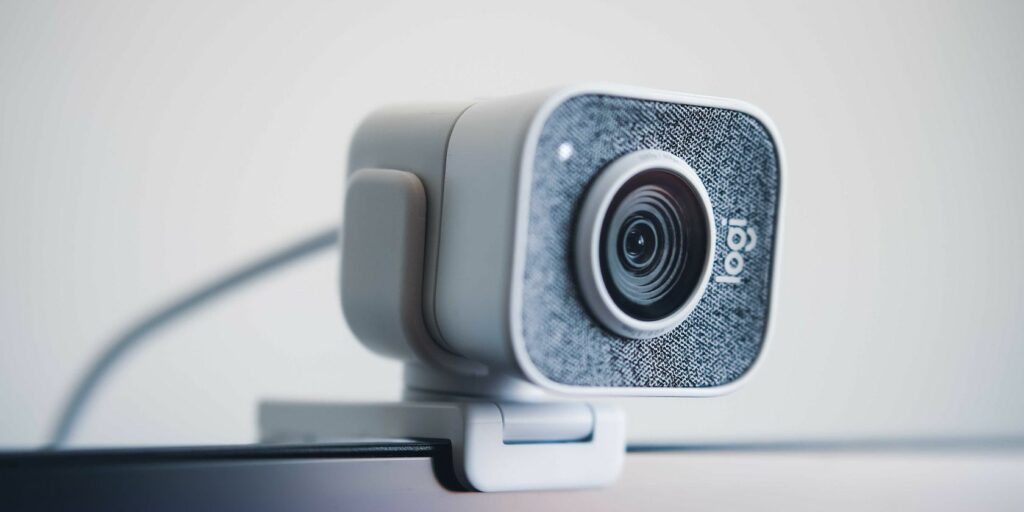 how-to-make-your-webcam-look-amazing:-lighting,-settings,-and-more