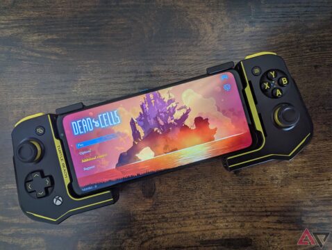 turn-your-phone-into-a-gaming-powerhouse-with-our-favorite-controller-that’s-now-just-$37