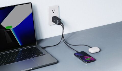 this-must-have-anker-charger-that-i-use-every-day-just-hit-its-lowest-price-ever