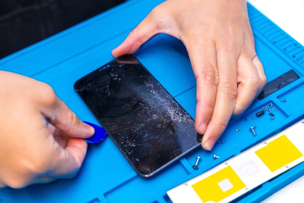smartphone-repairability-matters-more-now-than-ever-before