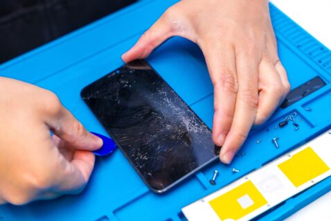 smartphone-repairability-matters-more-now-than-ever-before