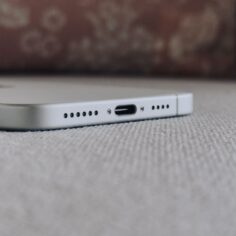 did-you-know-you-can-plug-these-10-devices-into-your-smartphone’s-charging-port?