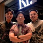 this-26-y/o-batik-biz-nearly-shut-down,-now-3-s’poreans-are-trying-to-turn-it-around