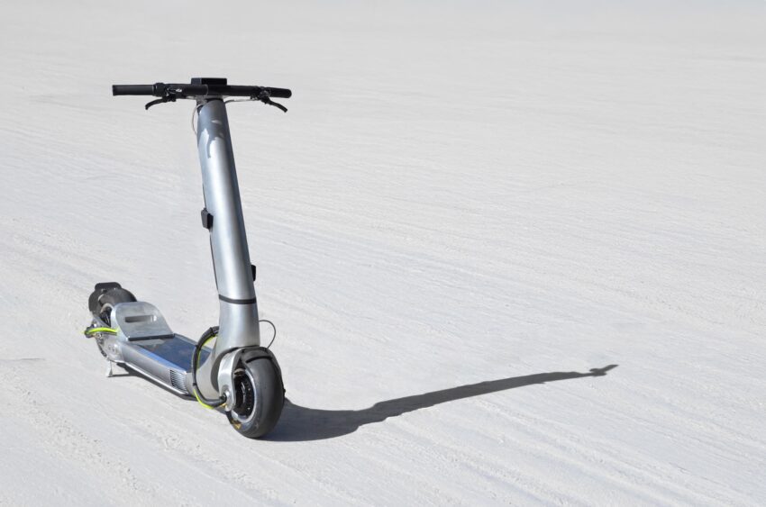 williams-f1-engineers-build-$29,500-electric-scooter-that-targets-100+-mph