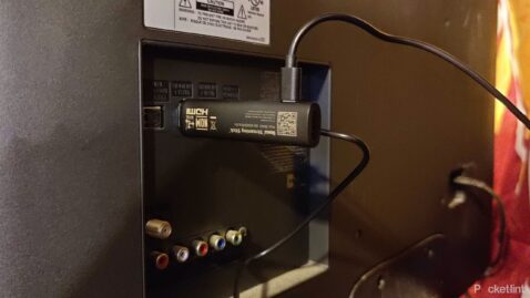 4-things-you-should-never-plug-into-your-tv’s-usb-port