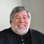 steve-wozniak-warns-of-crypto-scams-–-cbs-accidentally-illustrates-with-disney-animatronic