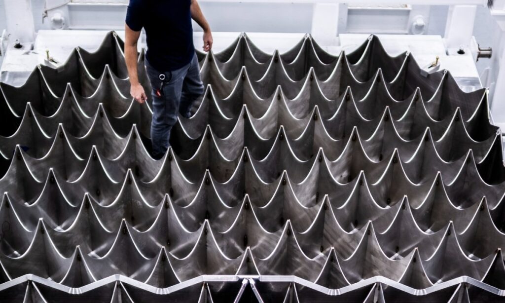 spacex’s-grid-fins-just-got-supersized—and-there’s-a-good-reason