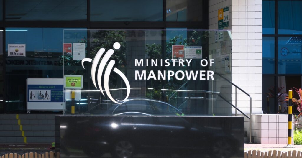 mom-data:-175-s’pore-jobs-with-the-widest-pay-range-you-could-earn-double-in-the-same-role.