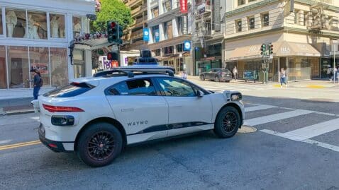 waymo-gets-nyc’s-first-autonomous-vehicle-testing-permit