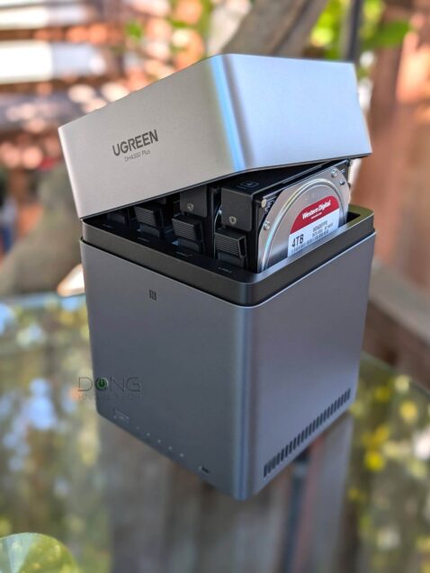 ugreen-nasync-dh4300-plus-review-(vs.-synology-ds925+):-an-affordable-and-effective-mainstream-4-bay-nas-server