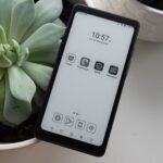 this-upcoming-e-ink-gadget-could-be-the-ultimate-dumbphone