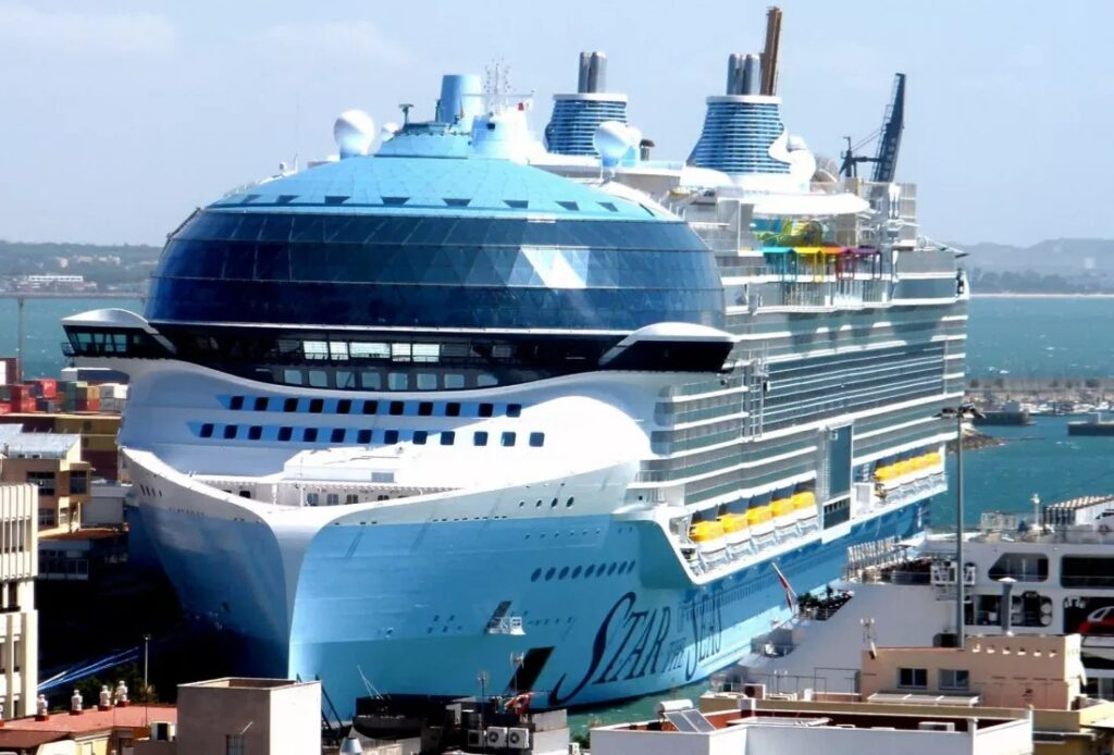 starlink-brings-gigabit-internet-to-the-world’s-largest-cruise-ship