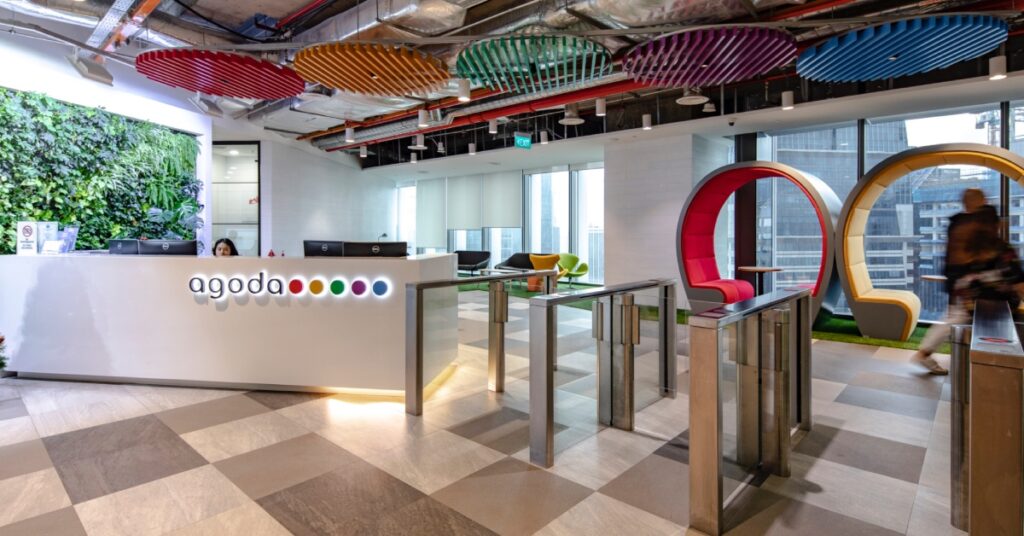 agoda-lays-off-50-s’pore-employees,-warns-staff-severance-at-risk-if-reported-to-mom-or-unions