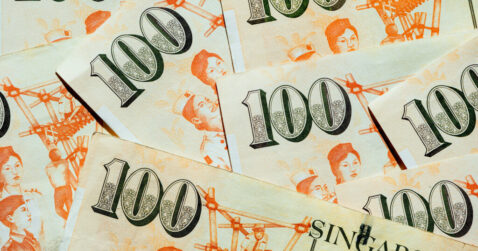 singapore-salary-benchmarks:-40y/o-singaporeans-can-make-s$10,000+-per-month-in-every-industry