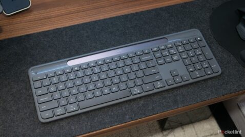 this-new-keyboard-is-powered-by-the-sun-(and-almost-any-artificial-light)