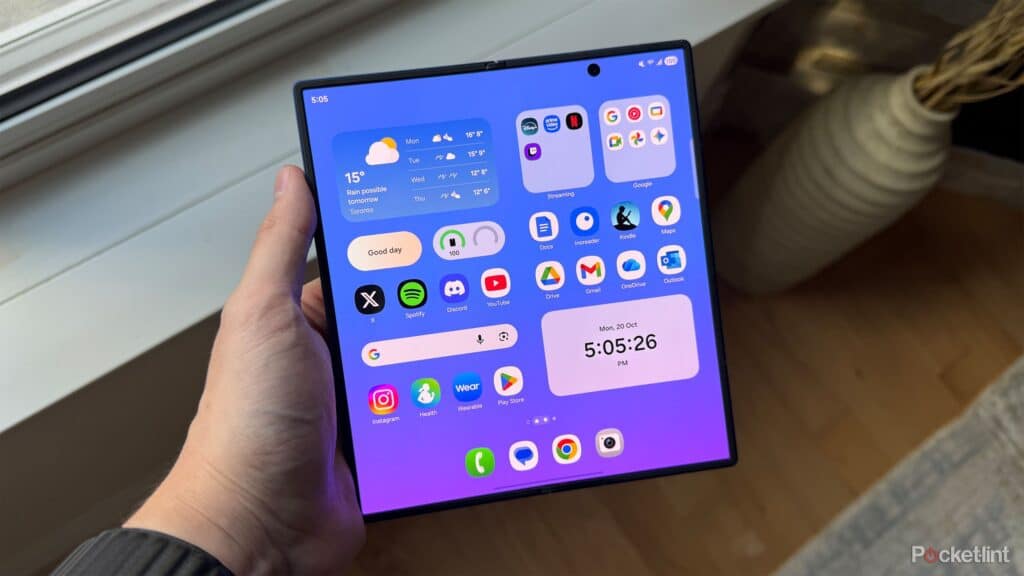 apple-might-delay-its-foldable-iphone-to-2027-because-it-can’t-decide-on-the-hinge