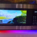 this-microwave-isn’t-heating-leftovers-–-it’s-running-pc-games