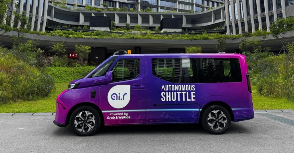 punggol-to-get-its-first-self-driving-shuttles,-public-rides-start-in-just-3-months
